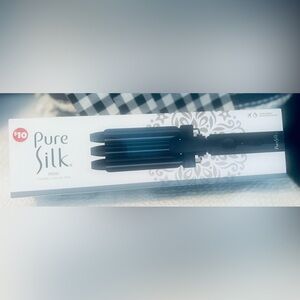 Pure Silk Mini Hair Crimper 🖤